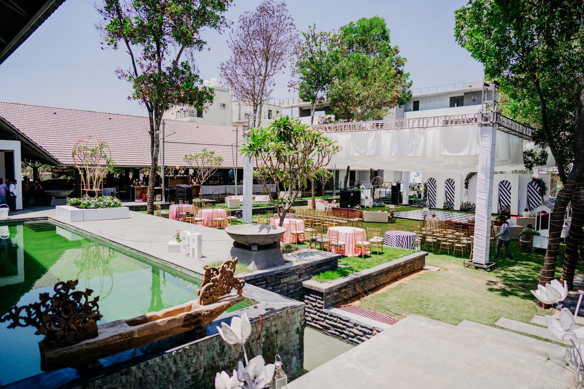 Seamless Wedding Day Logistics: What Couples Wish They Knew Before Booking