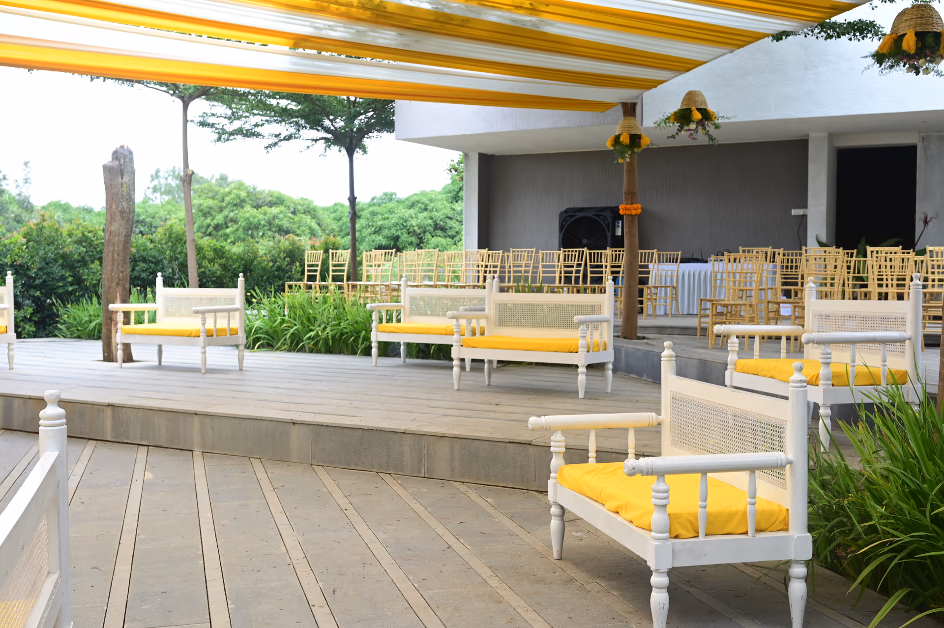 Avoiding Common Wedding Regrets: Lessons from Real Couples and Guests